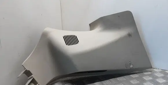 (D)pillar trim (top)
