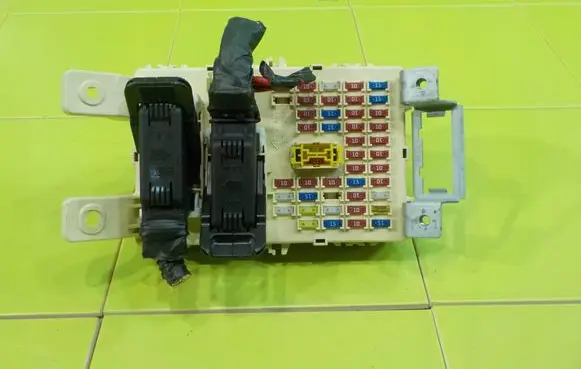 Hyundai ix20 Fuse box set 919501K520 BEZPIECZNIKOW