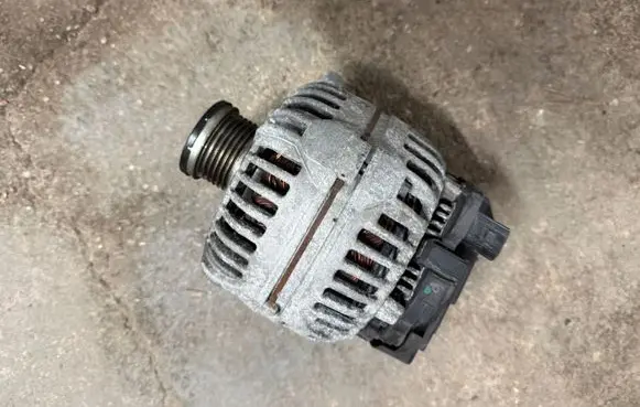 Audi A1 Generator/alternator 03C903025F