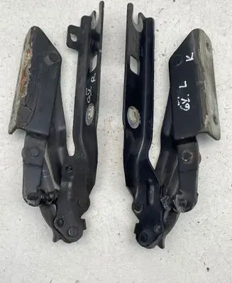 Volkswagen Golf V Engine bonnet/hood hinges 1K0823302C 1K0823301C