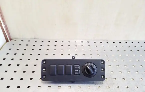 Nissan Navara D40 Differential lock switch 