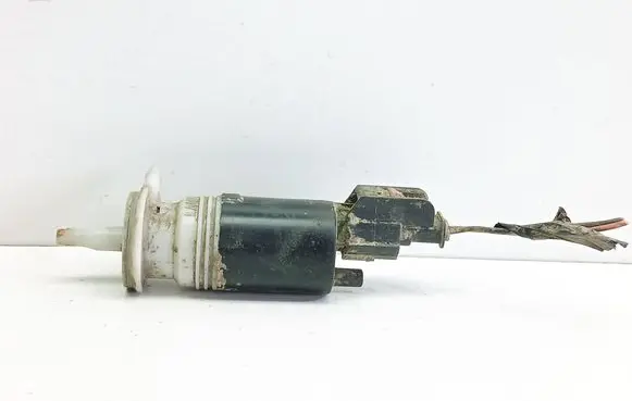 Chrysler Grand Voyager IV Windscreen/windshield washer pump