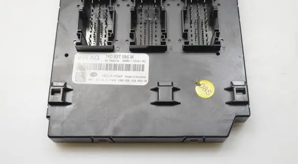 Volkswagen Golf VI Comfort/convenience module 1K0937086M