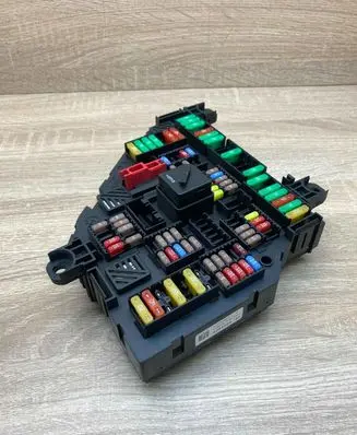 BMW 7 F01 F02 F03 F04 Fuse module 9264924 17033451