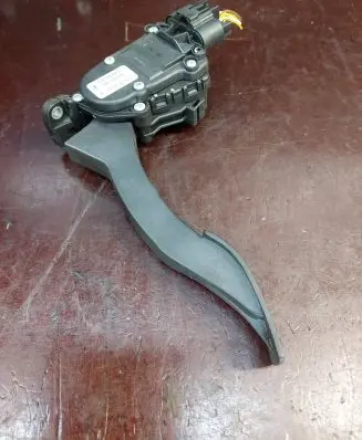 Ford Fiesta Accelerator throttle pedal 2S619F836BA 6PV00856701