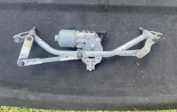 Peugeot 207 Front wiper linkage and motor 3397020769 9650380780 94338R01