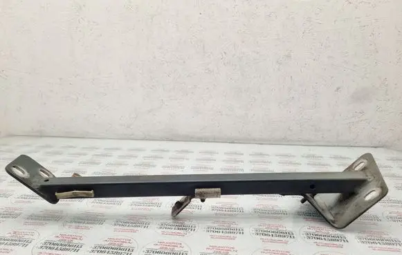 Fender mounting bracket