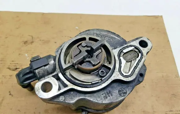 Ford Focus Vacuum pump D1563A2903T nr3882