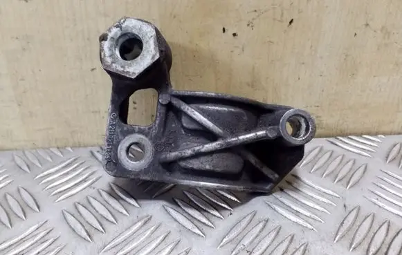 Mercedes-Benz CLS C219 Sway bar bush bracket, front A2113231126