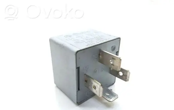 Volkswagen PASSAT B5 Other relay 141951253B
