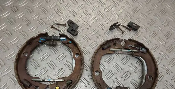 Toyota Prius (XW20) Handbrake/parking brake pads 