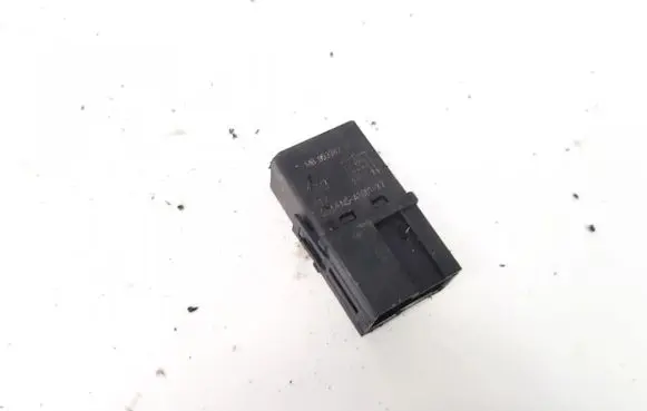 Land Rover Discovery 3 - LR3 Other relay v23074