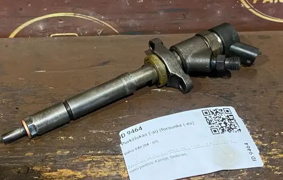 Volvo S40 Fuel injector 04455110259