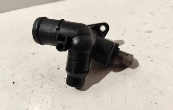 Audi A6 S6 C6 4F Engine coolant pipe/hose 06d121133A