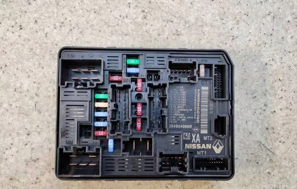 Renault Megane IV Fuse box set 284B64086R38 284B64086R