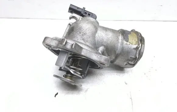 Mercedes-Benz E A207 Thermostat/thermostat housing 