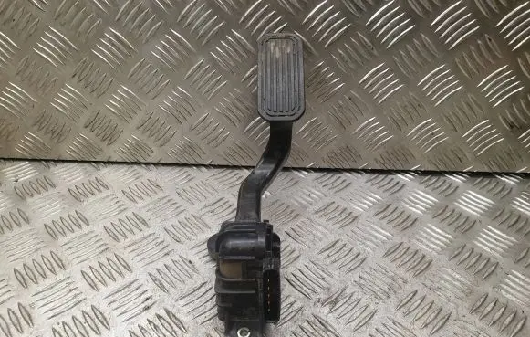 Toyota Prius (NHW20) Accelerator throttle pedal 7812047050