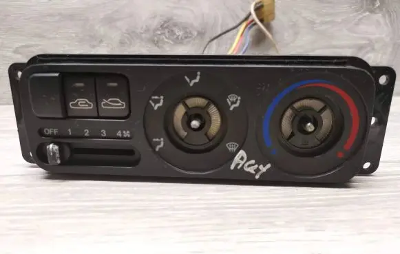 Hyundai Accent Climate control unit
