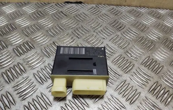 Citroen C4 Grand Picasso Coolant fan relay 9801916680
