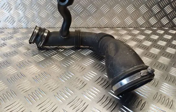Ford Focus Turbo air intake inlet pipe/hose 4M519A673AE 4M5Q6A886AB