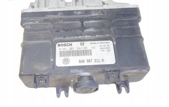 Volkswagen Golf III Engine control unit/module 0261203184