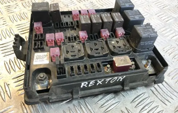 SsangYong Rexton Fuse module Y220EDP 05F08D AK4920