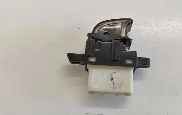 Mazda 6 Electric window control switch