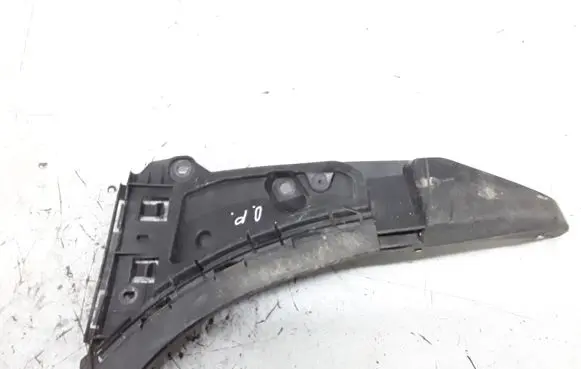 Volvo XC90 Front bumper mounting bracket 08620564