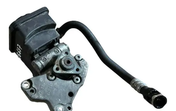 BMW 7 E65 E66 Power steering pump 6779857 2247556 32412247556