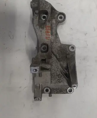 Volkswagen Polo IV 9N3 Generator/alternator bracket BNV