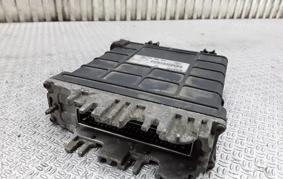 Volkswagen PASSAT B4 Engine control unit/module 028906021DD 0281001411