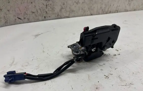 Toyota Prius (XW20) Loading door lock 