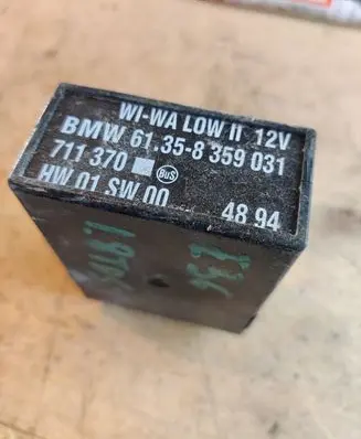 BMW 3 E36 Window wiper relay 61358359031 8359031