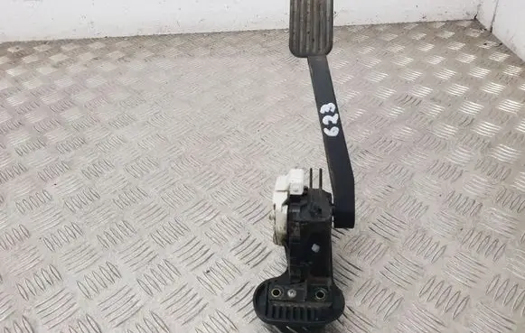 Volvo V70 Accelerator throttle pedal 30636003 6PV00853700