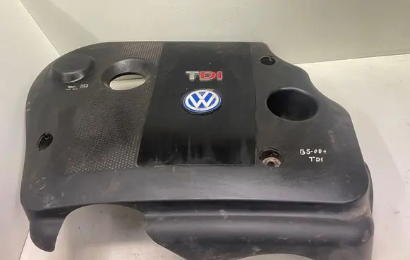 Volkswagen PASSAT B5.5 Engine cover (trim) 03810325