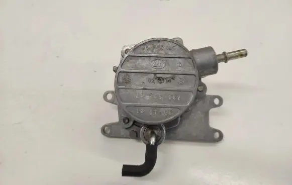 Opel Vectra C Vacuum pump 0252738 24465382 360285