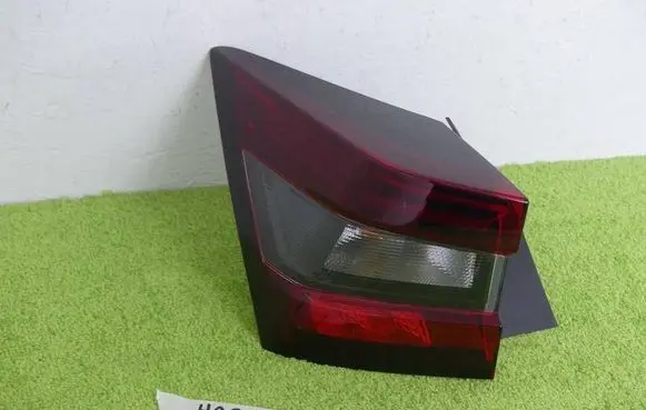 Nissan Juke II F16 Rear/tail lights 2VA014352
