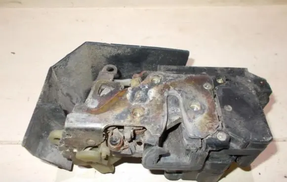 Alfa Romeo 156 Front door lock