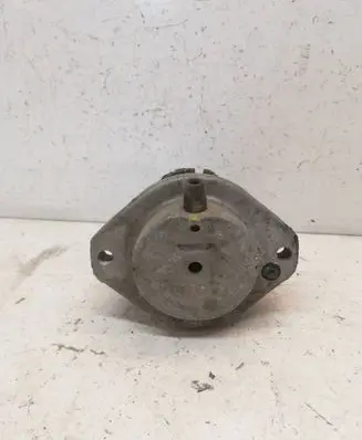 BMW 5 E60 E61 Engine mount bracket 6774620