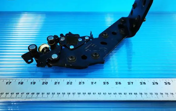 Ford C-MAX II Sliding door lower roller guide/hinge AM51U25001AH