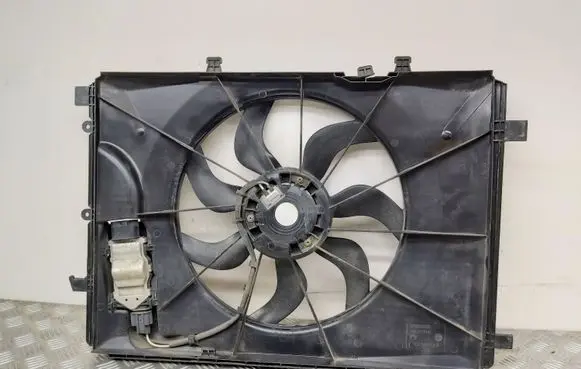 Mercedes-Benz A W176 Electric radiator cooling fan A2465000093