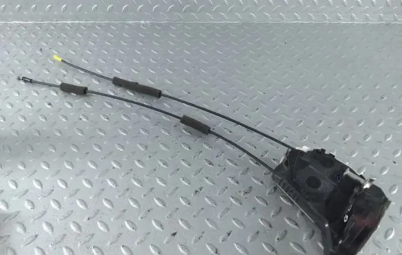Subaru Levorg Rear door lock 61035VA000 61035VA001