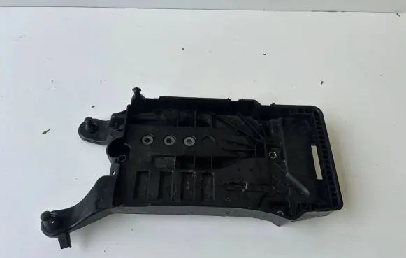 Volkswagen Polo VI Battery box tray 2Q0915331