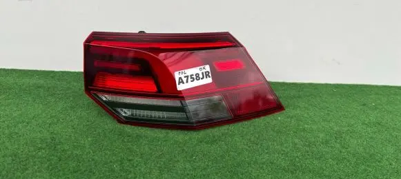Volkswagen Golf VIII Rear/tail lights 5H0945096C