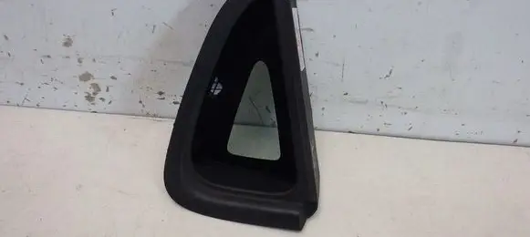 Renault Clio IV Rear side window