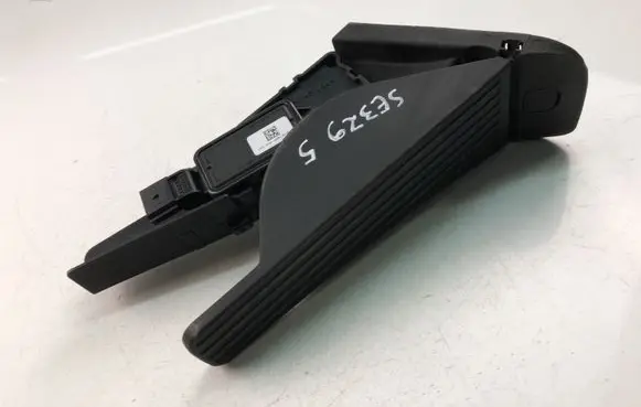 Volvo XC90 Accelerator throttle pedal 31445780