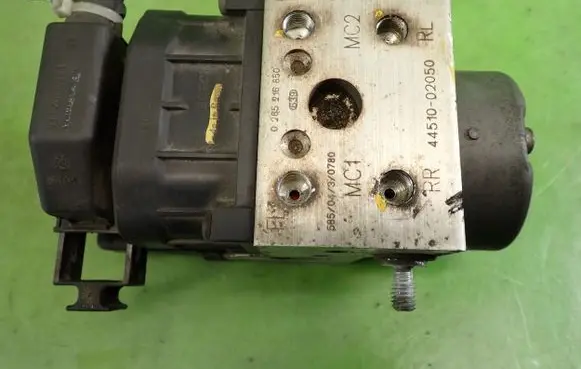 Toyota Corolla E120 E130 ABS Pump