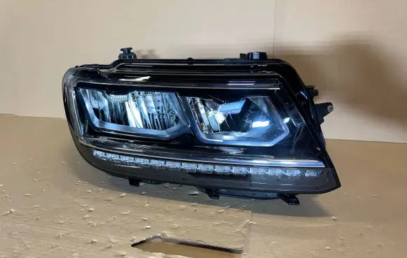 Volkswagen Tiguan Headlight/headlamp 030110123200 5NB941036B