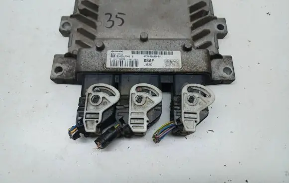 Ford Fiesta Engine control unit/module S180047002F 8V2112A650SF