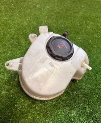 Skoda Octavia Mk4 Coolant expansion tank/reservoir 5WA121407F